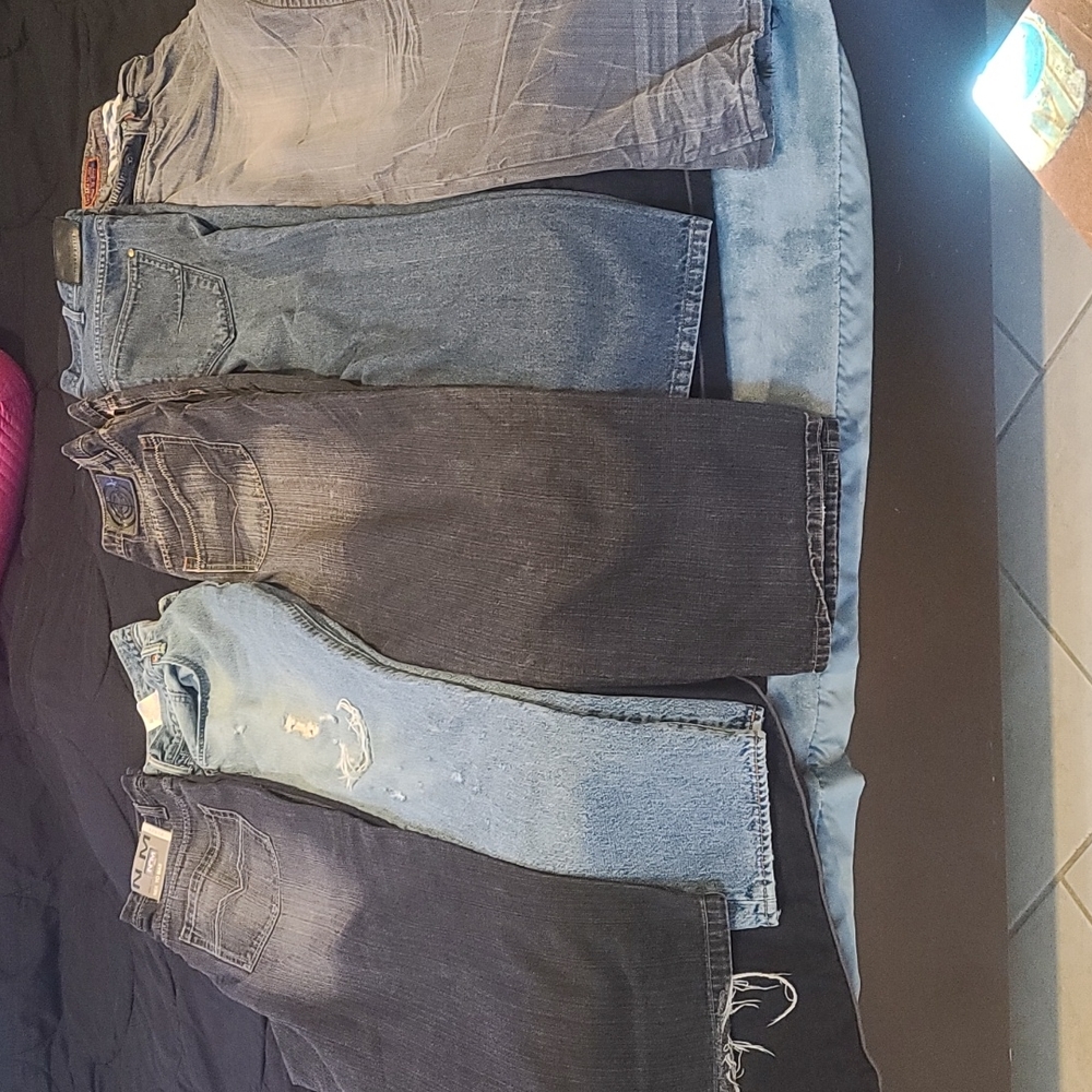 9 pairs of men's 38 jeans guess Levi's